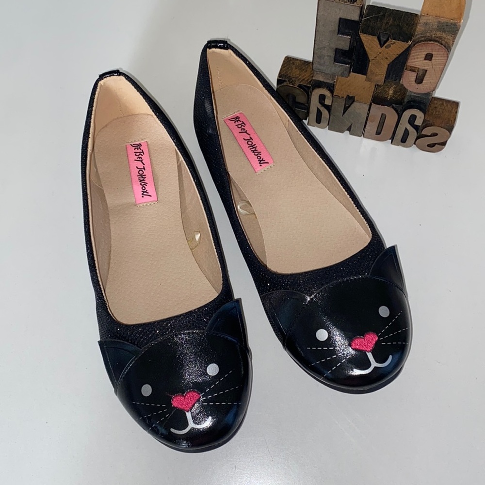 🆕🤸🏻BETSEY JOHNSON ‘🐈‍⬛’ Sparkly Flats in Black